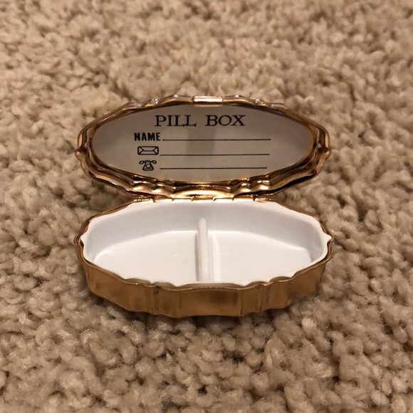 NWT - Picture 2 of 3